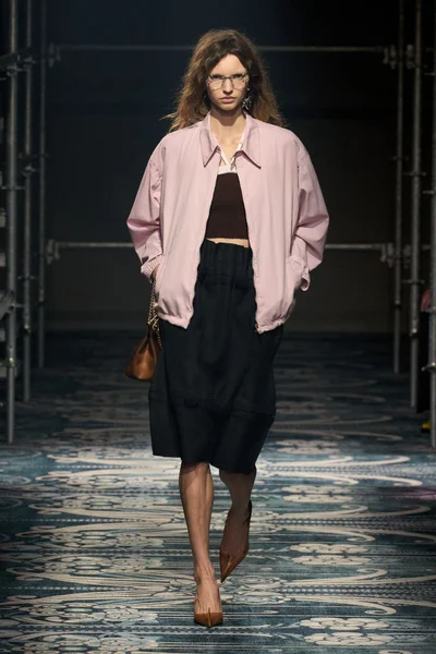 Look 25